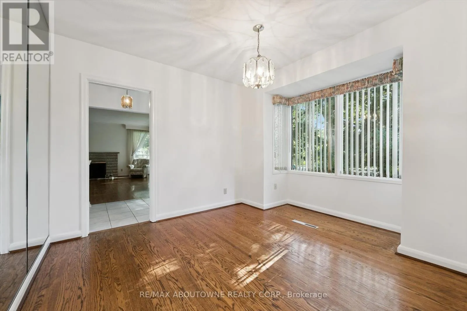 1095 LINBROOK ROAD