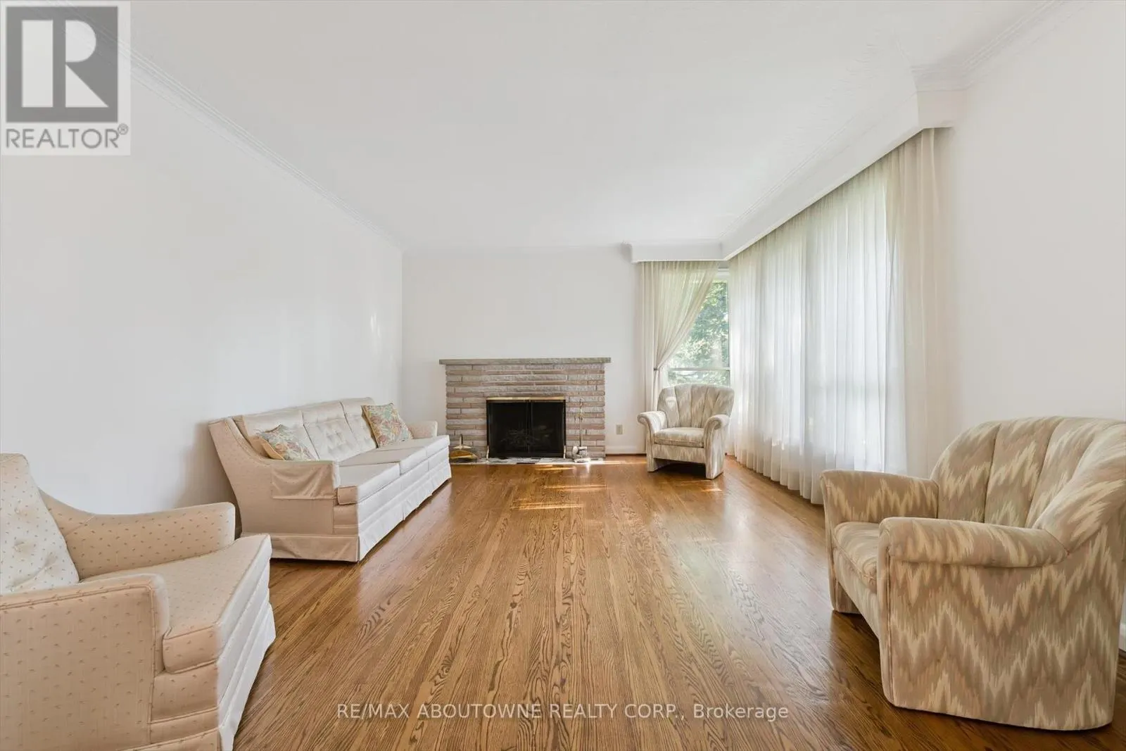 1095 LINBROOK ROAD