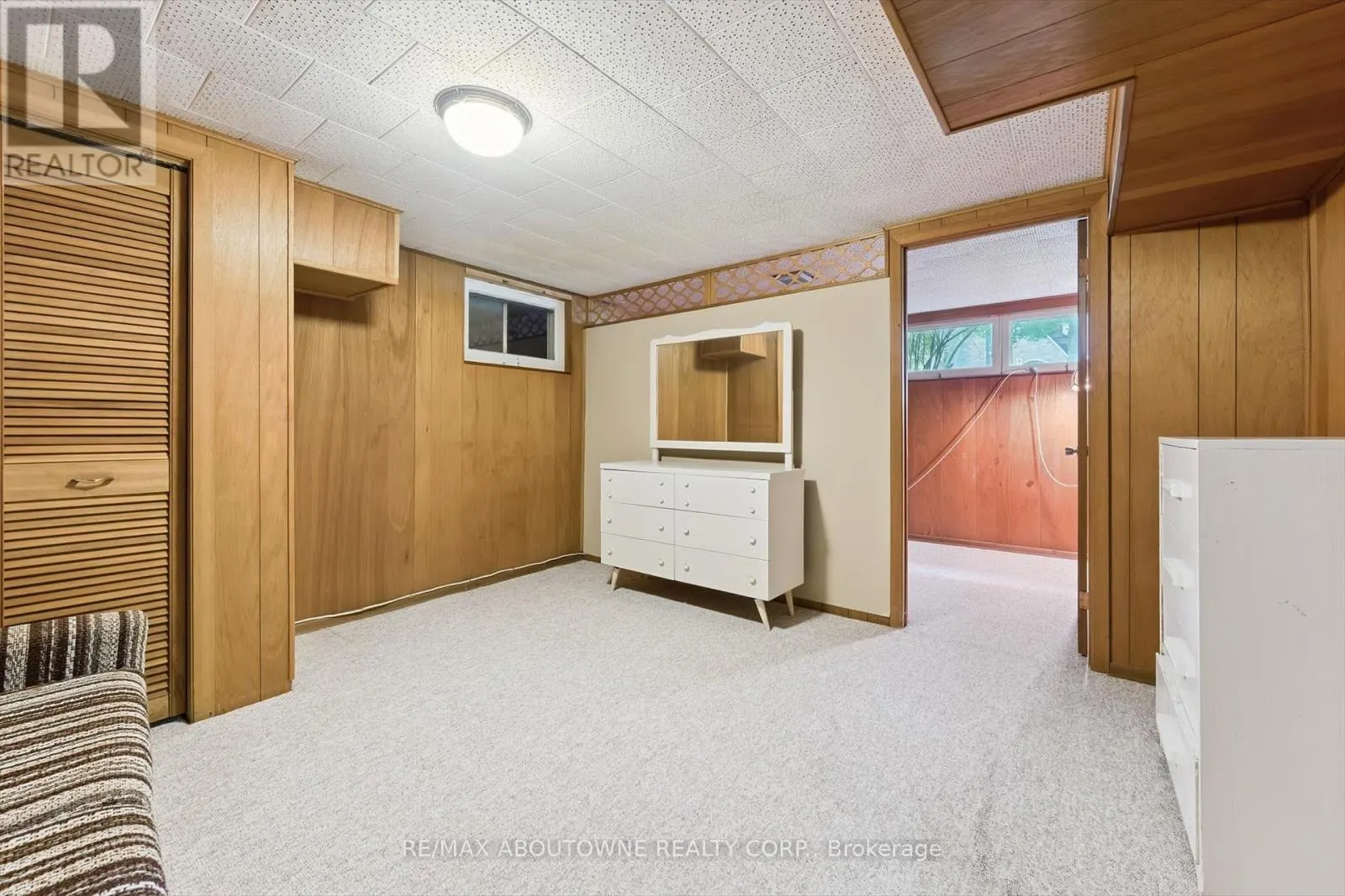 1095 LINBROOK ROAD