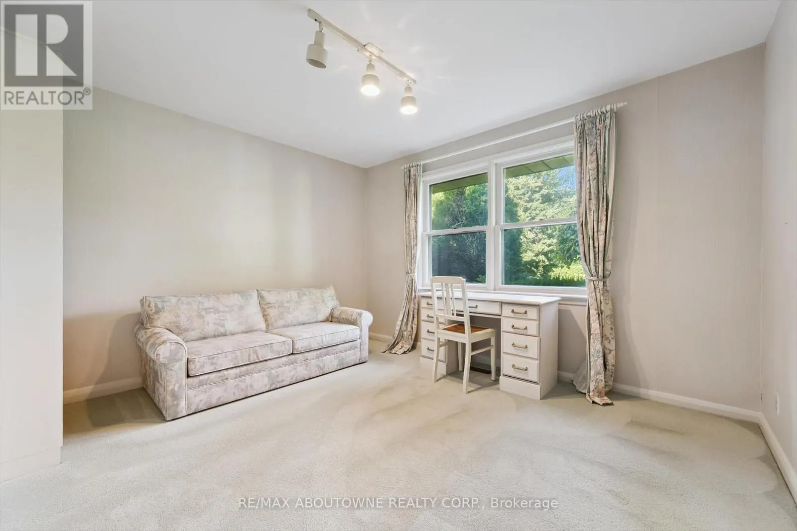 1095 LINBROOK ROAD