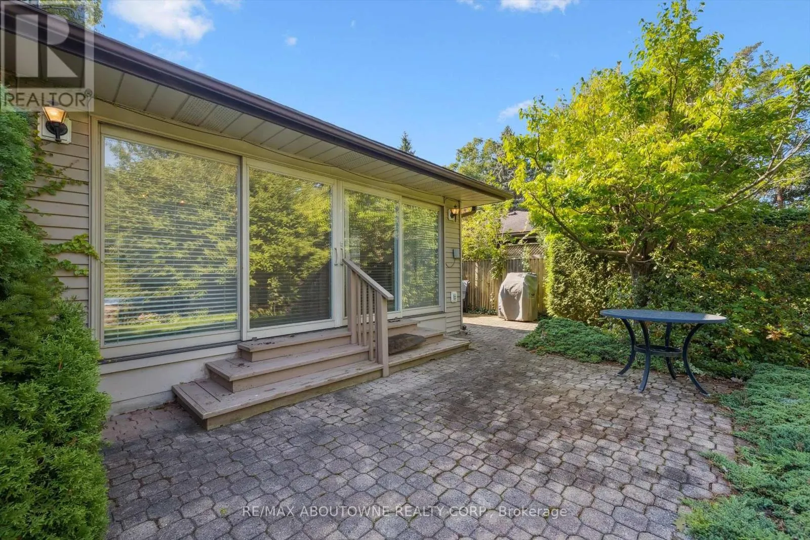 1095 LINBROOK ROAD