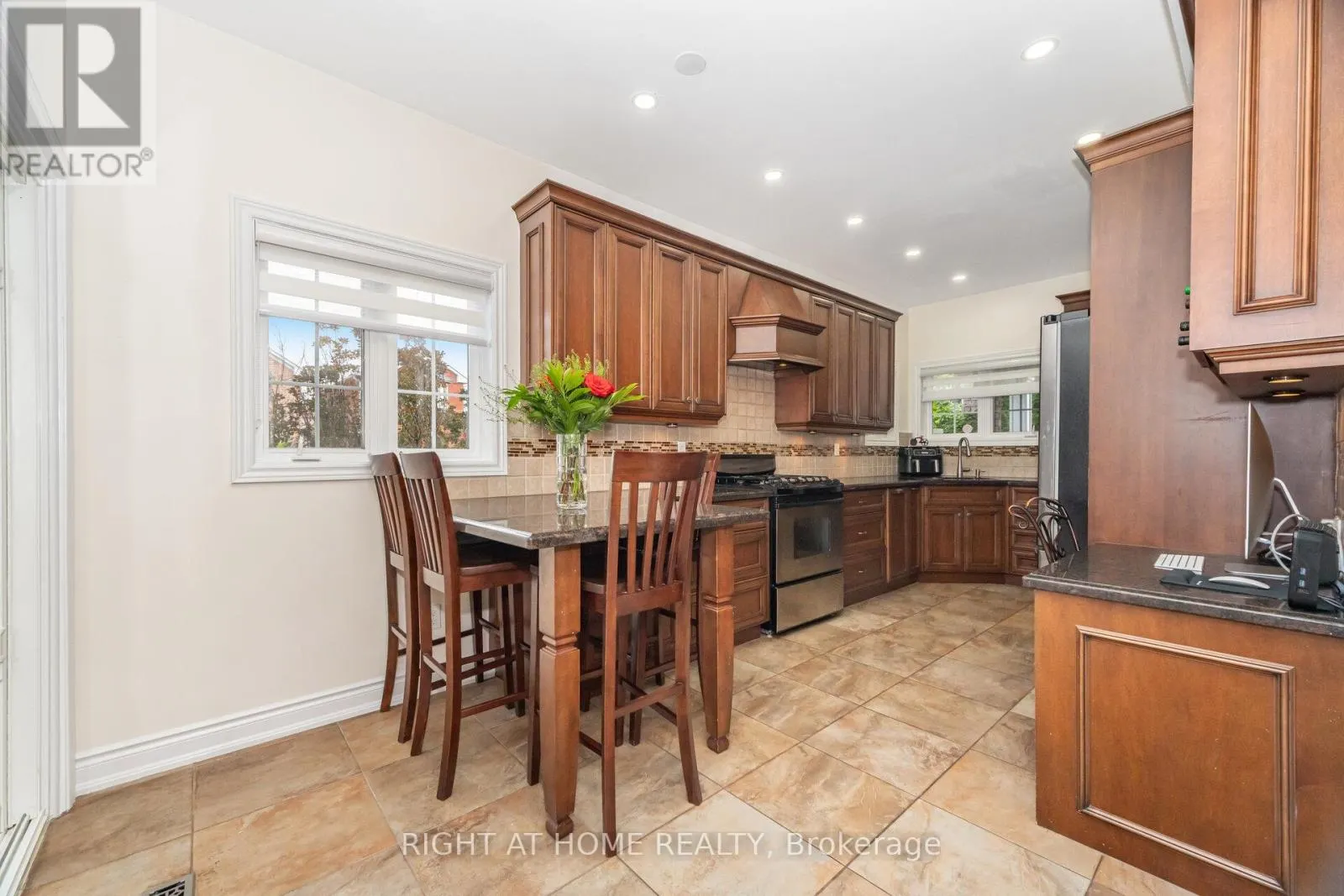 2 MELROSE GARDENS