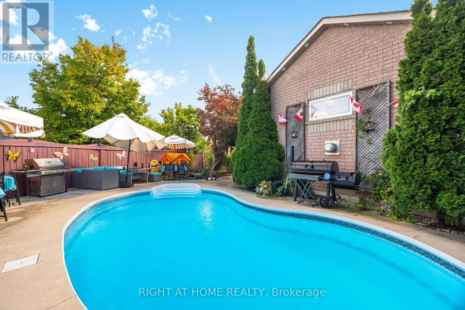 2 MELROSE GARDENS