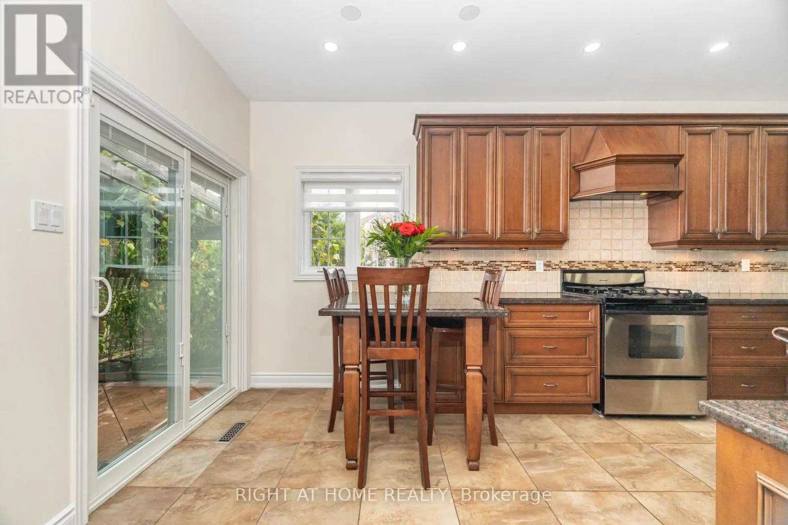 2 MELROSE GARDENS