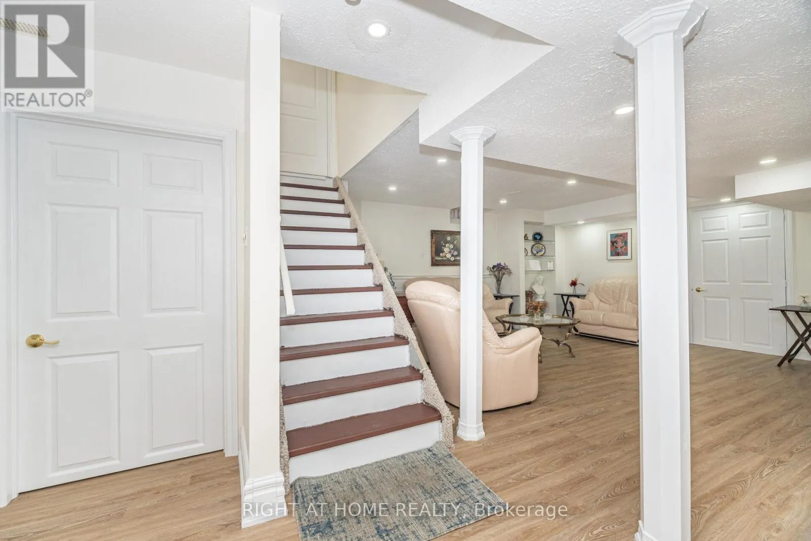 2 MELROSE GARDENS
