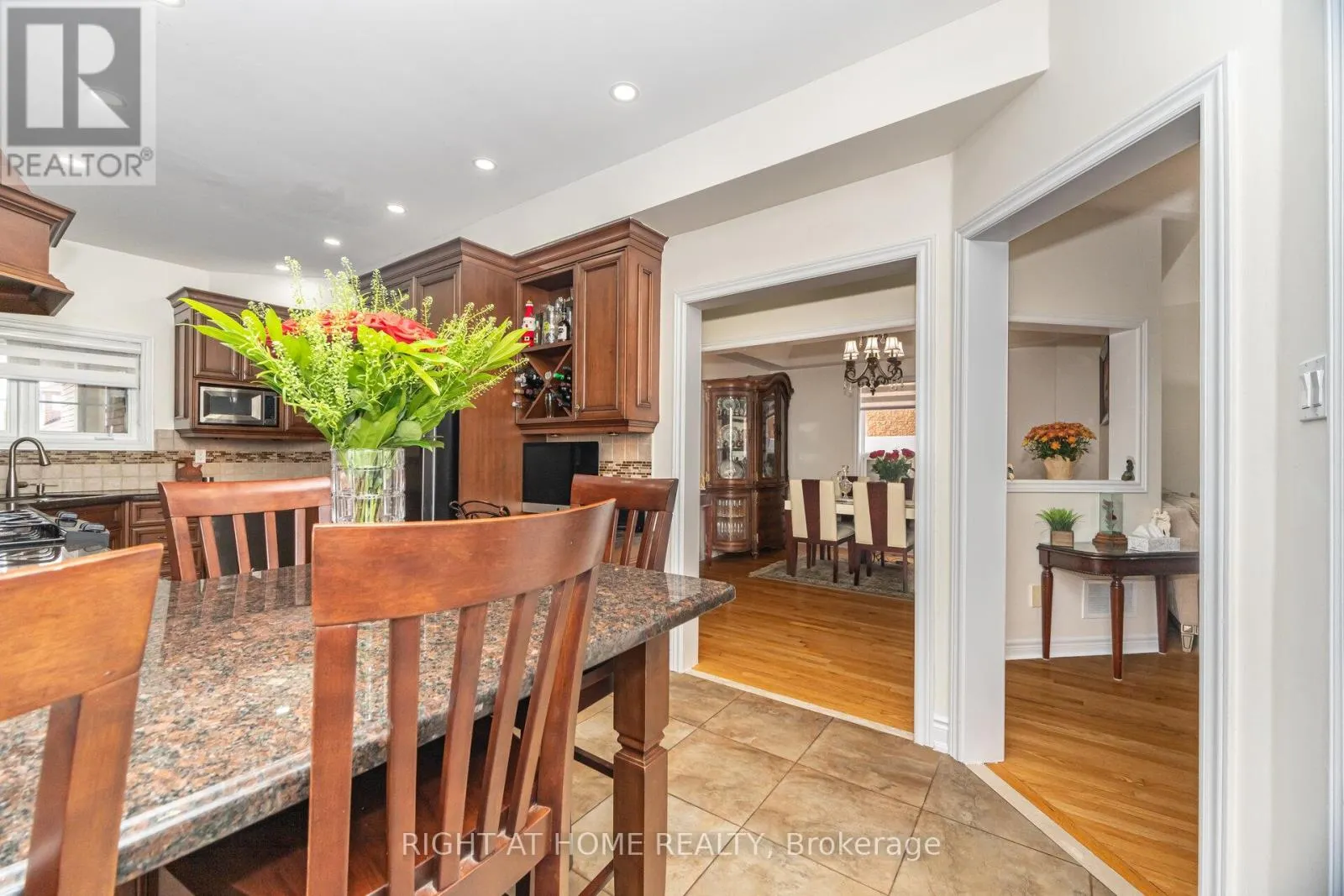 2 MELROSE GARDENS