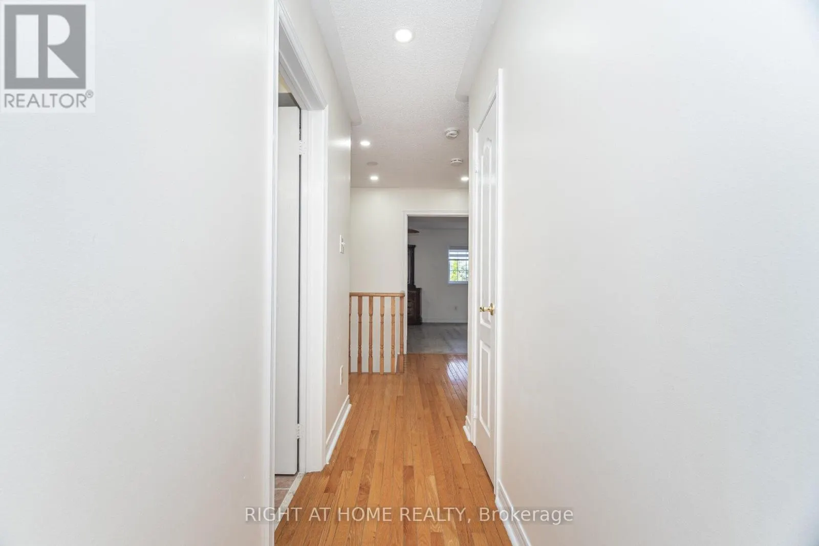 2 MELROSE GARDENS