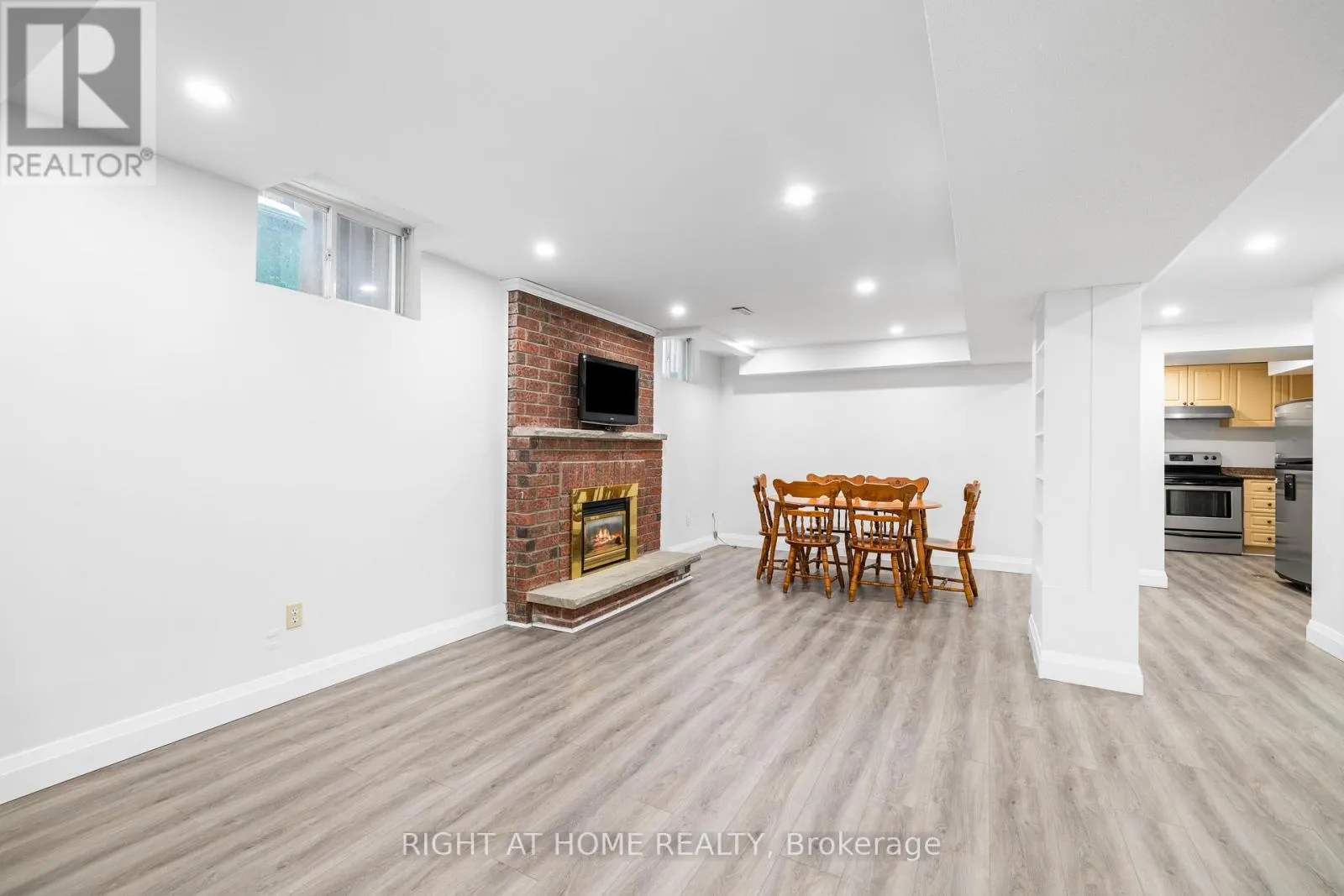 4469 IDLEWILDE CRESCENT