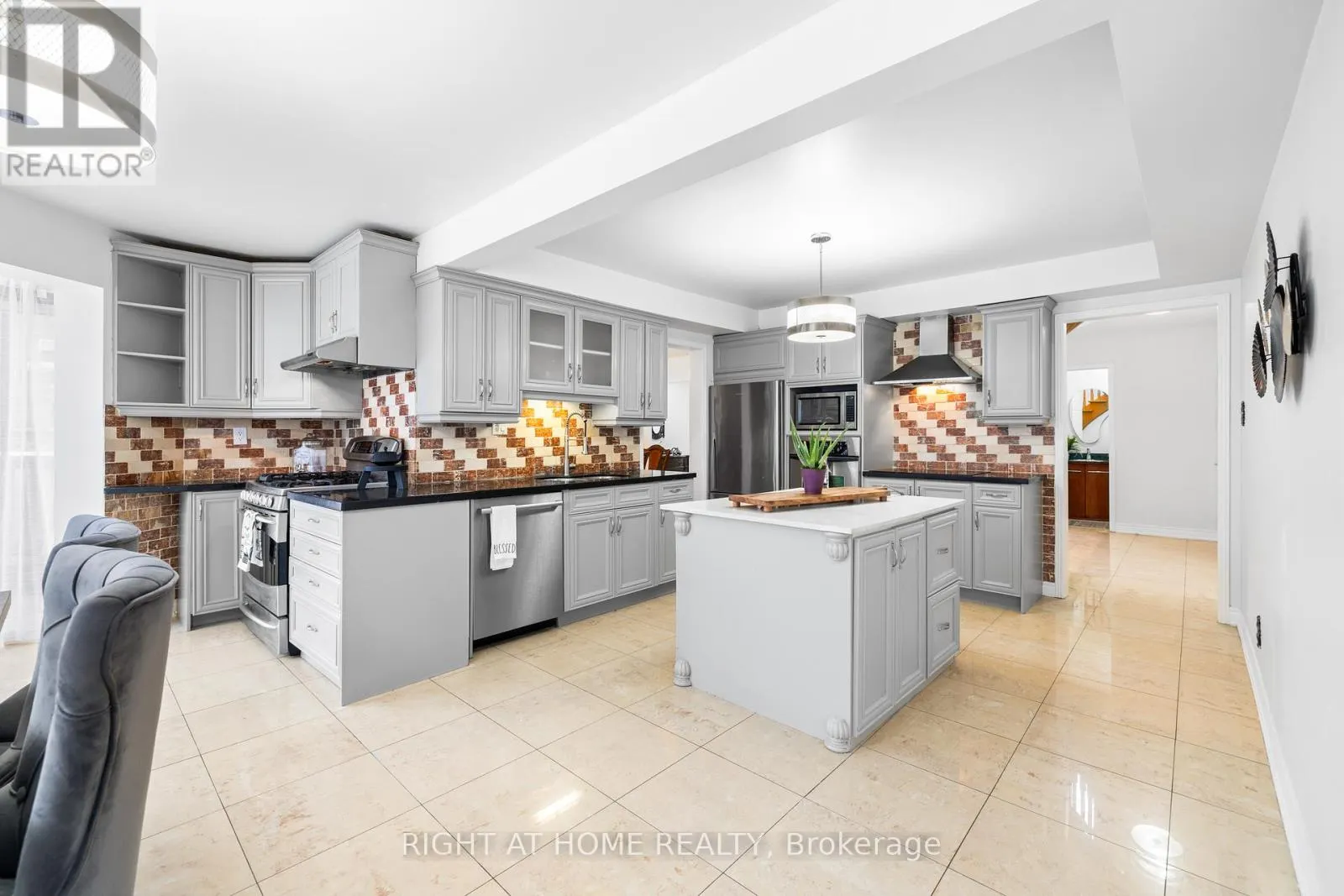 4469 IDLEWILDE CRESCENT