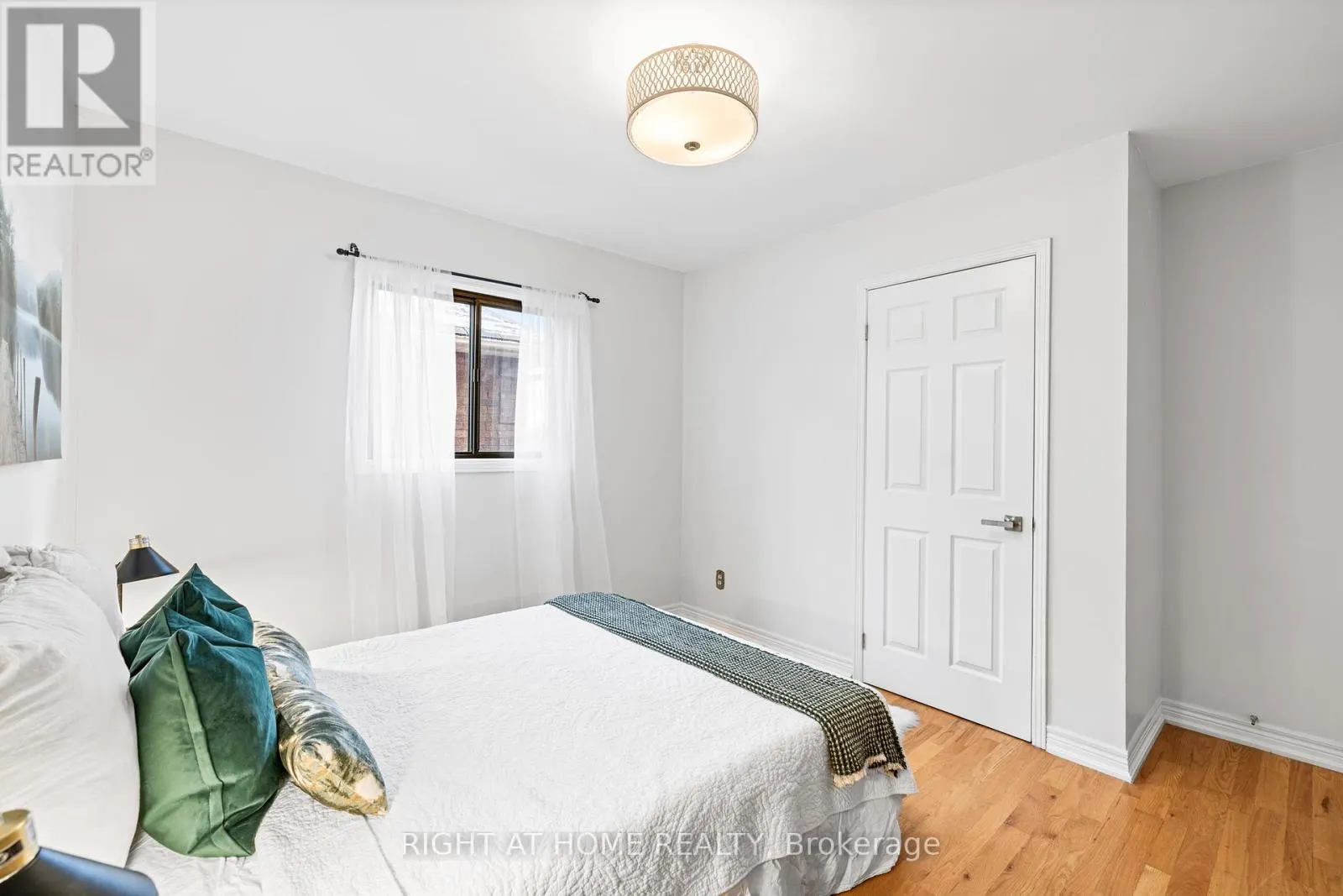 4469 IDLEWILDE CRESCENT