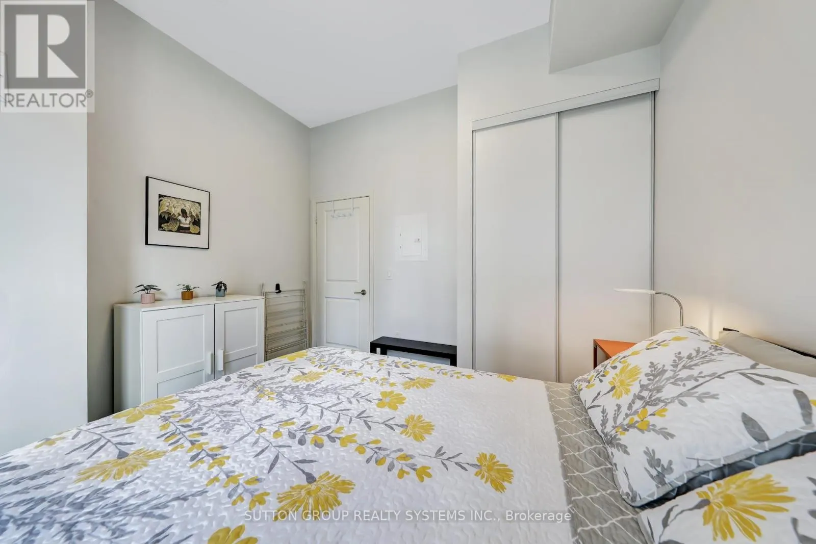 1604 - 39 ANNIE CRAIG DRIVE