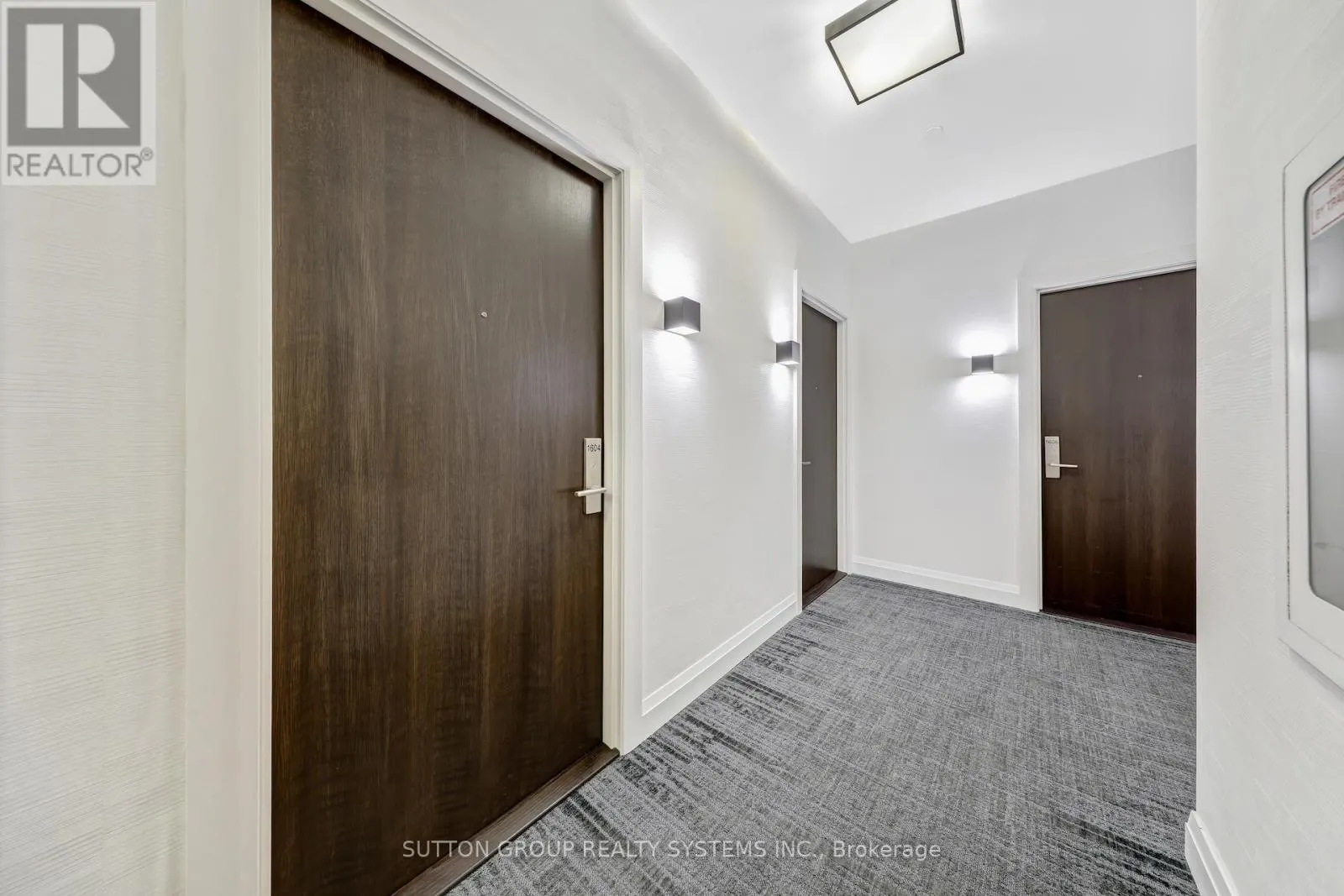 1604 - 39 ANNIE CRAIG DRIVE
