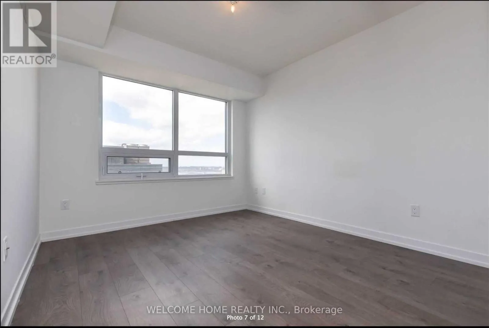 1702 - 1410 DUPONT ROAD