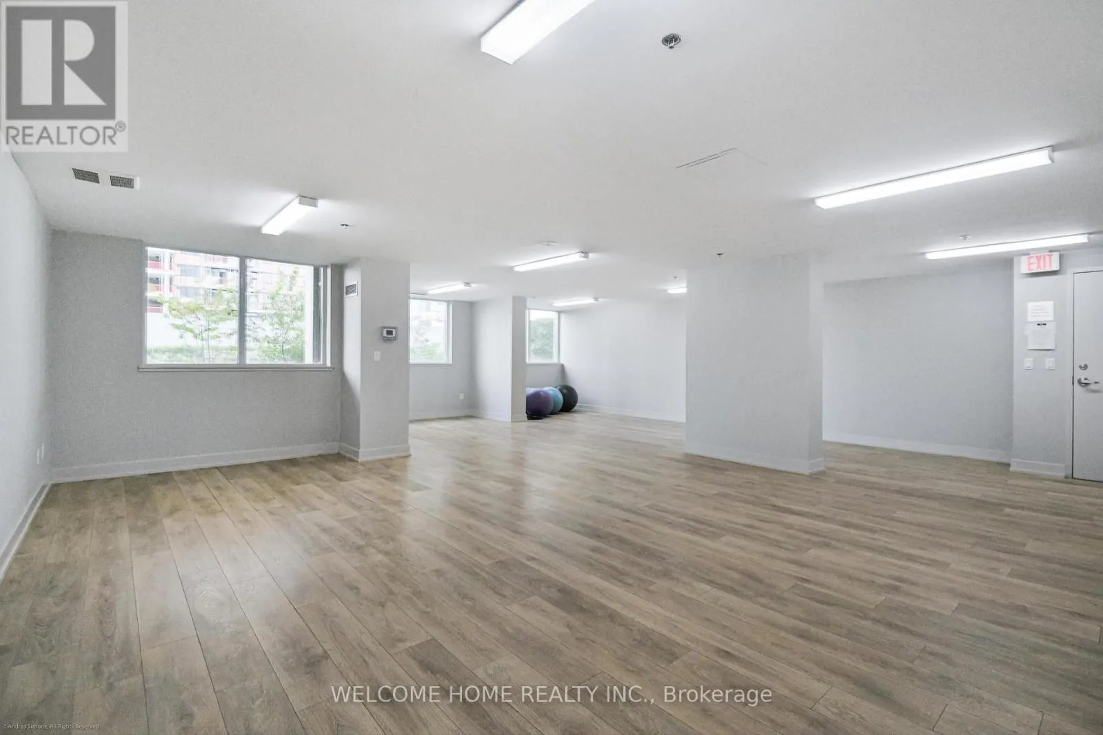 1702 - 1410 DUPONT ROAD