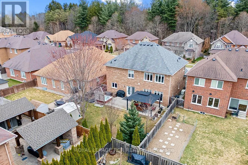 32 BORLAND CRESCENT