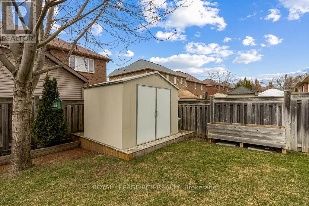 32 BORLAND CRESCENT