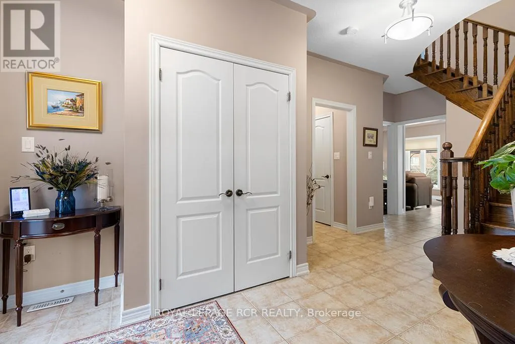 32 BORLAND CRESCENT