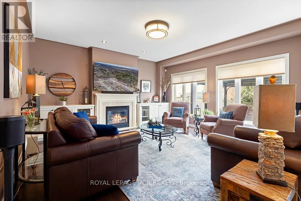 32 BORLAND CRESCENT
