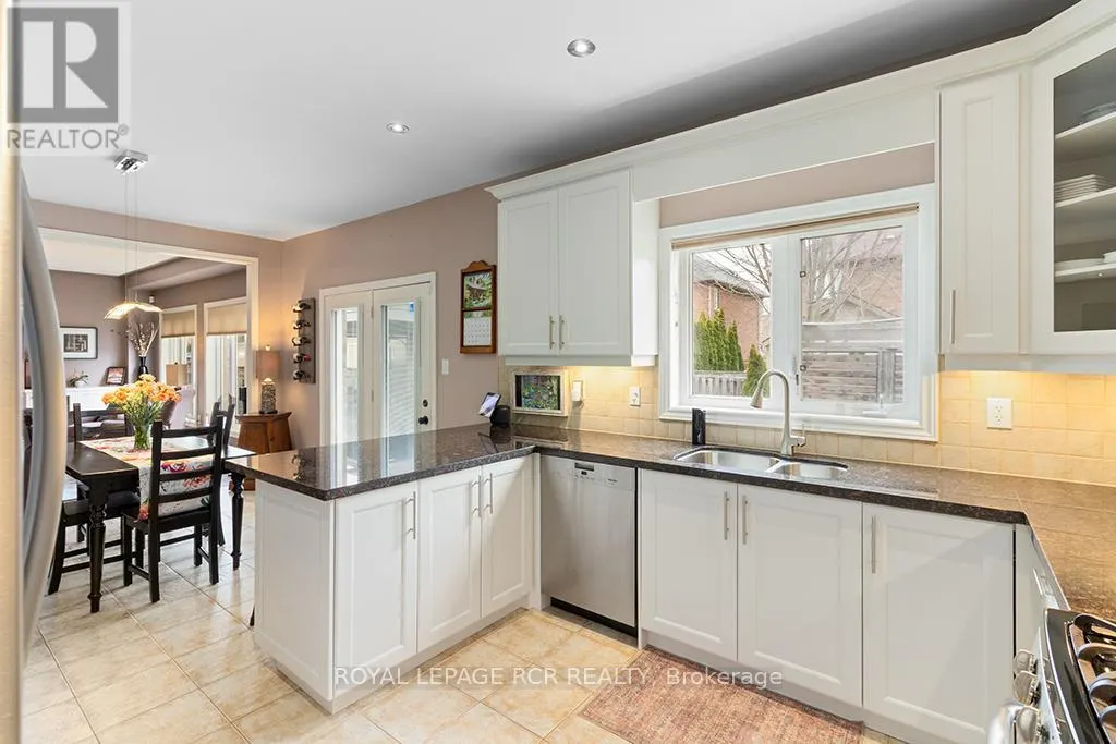 32 BORLAND CRESCENT