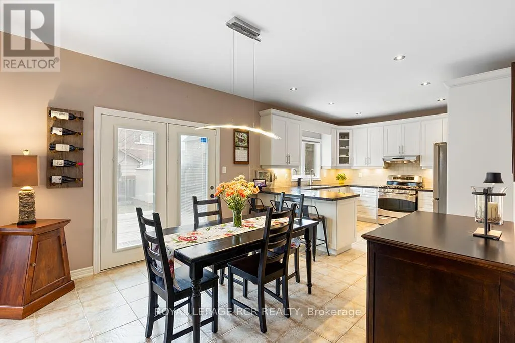 32 BORLAND CRESCENT