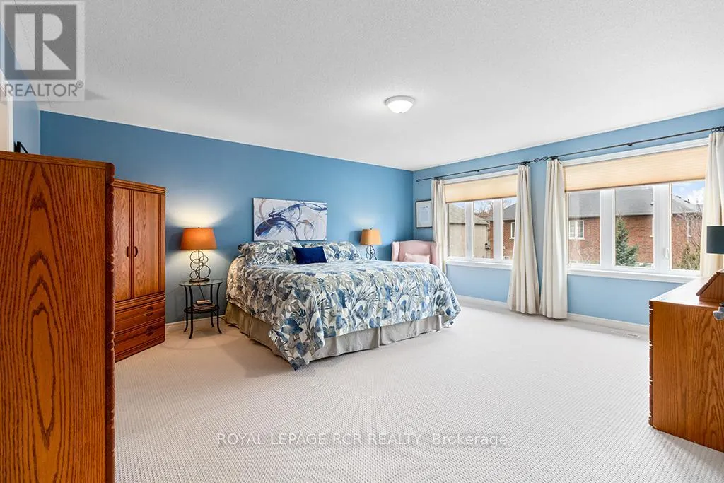 32 BORLAND CRESCENT
