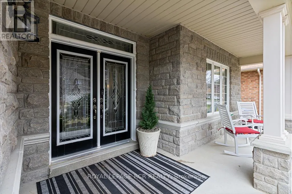 32 BORLAND CRESCENT