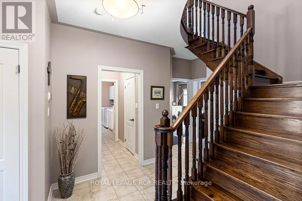32 BORLAND CRESCENT