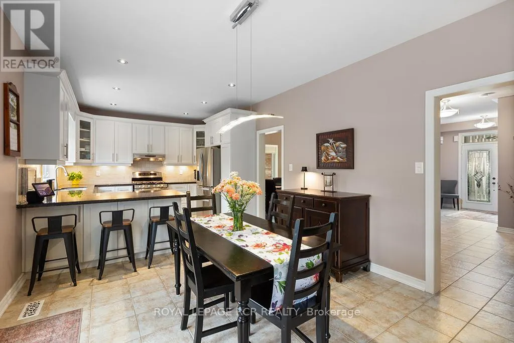 32 BORLAND CRESCENT