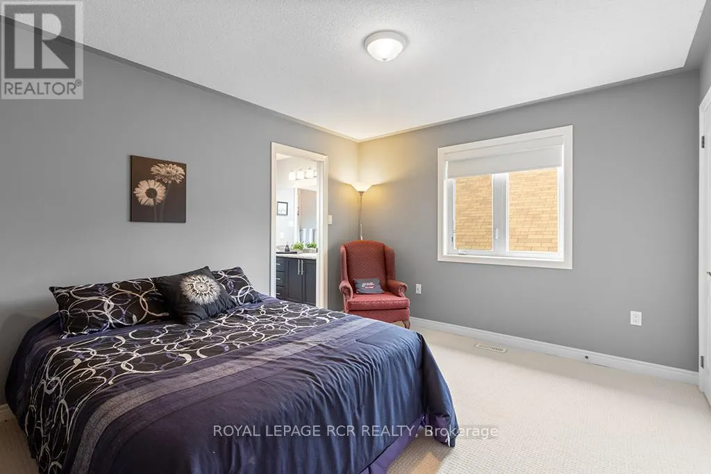 32 BORLAND CRESCENT