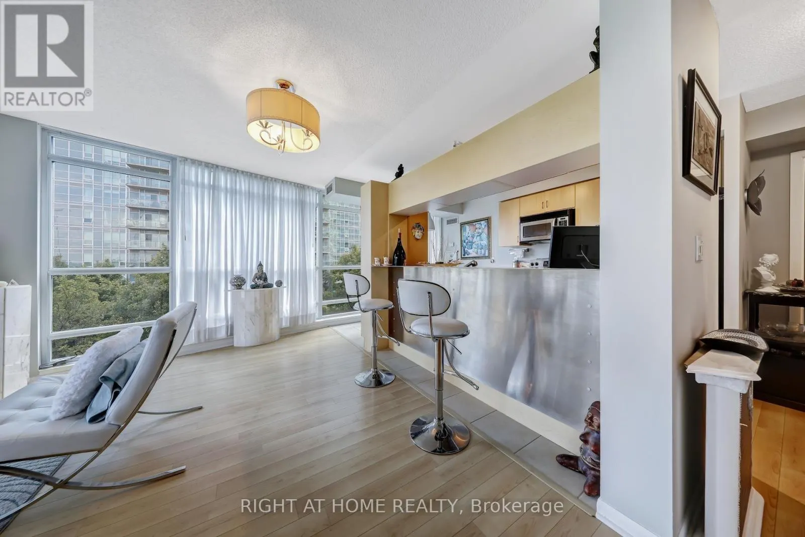 607 - 185 LEGION ROAD N