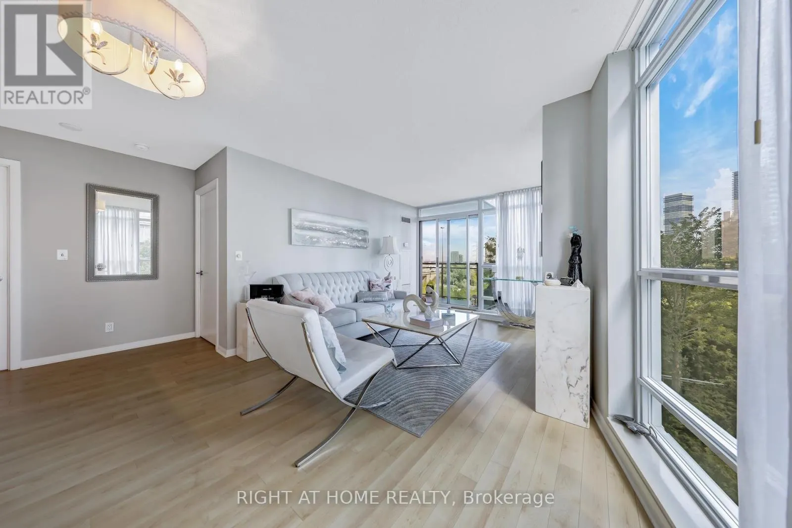 607 - 185 LEGION ROAD N