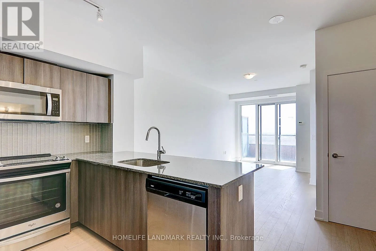 516 - 20 SHORE BREEZE DRIVE