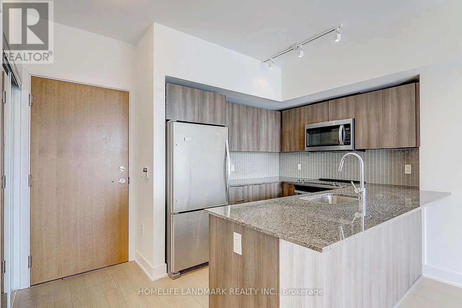 516 - 20 SHORE BREEZE DRIVE