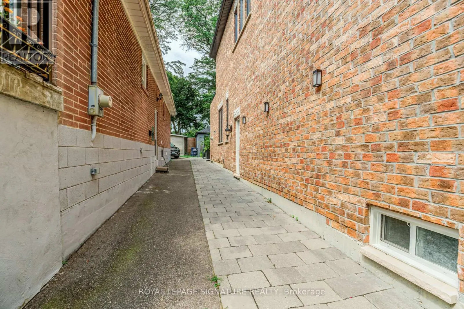 BSMT - 36 ROXALINE STREET