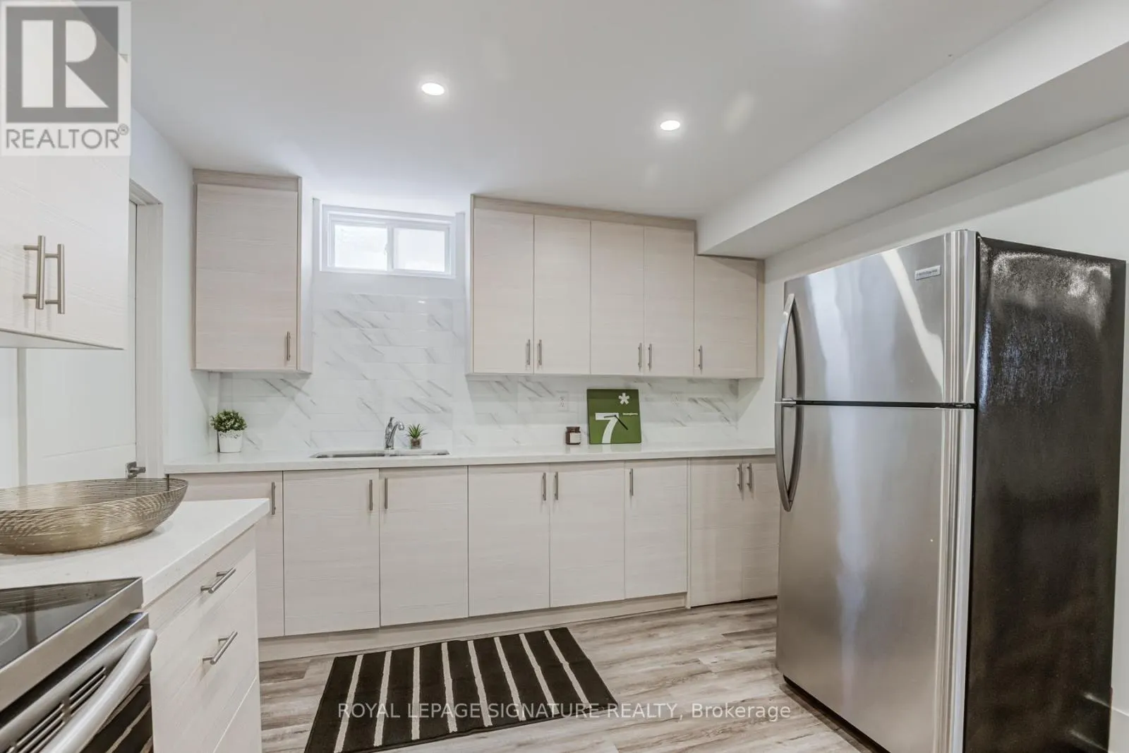 BSMT - 36 ROXALINE STREET