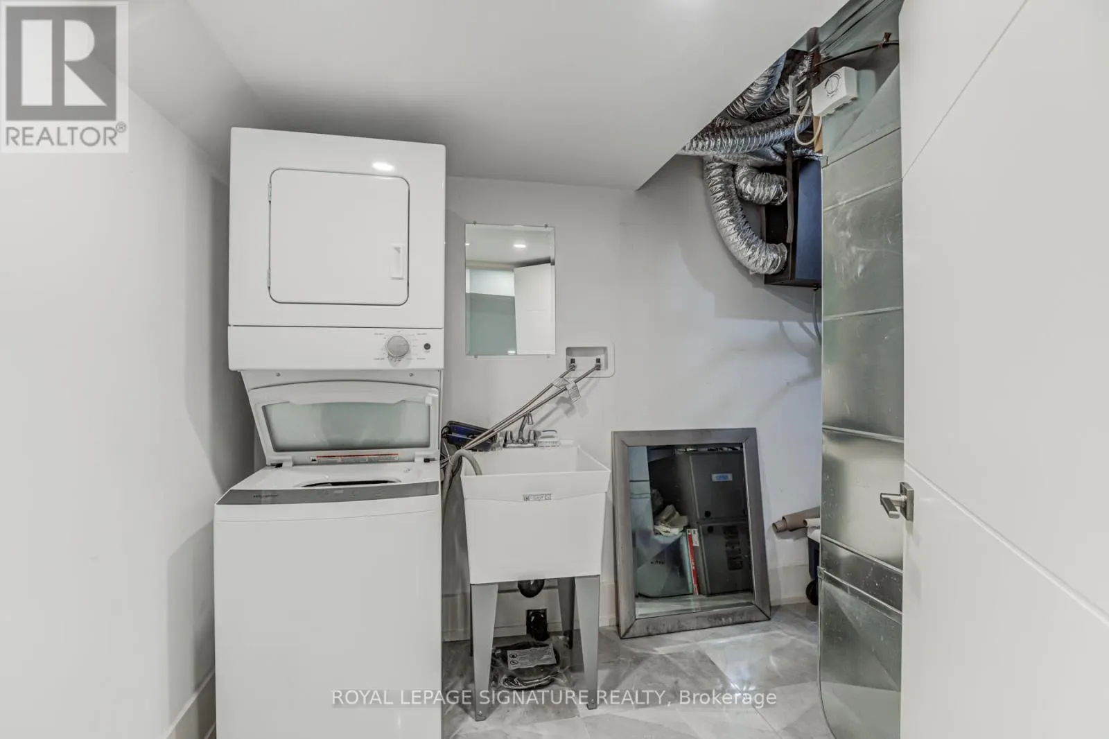 BSMT - 36 ROXALINE STREET