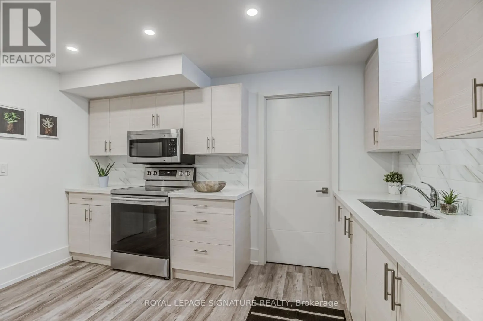 BSMT - 36 ROXALINE STREET