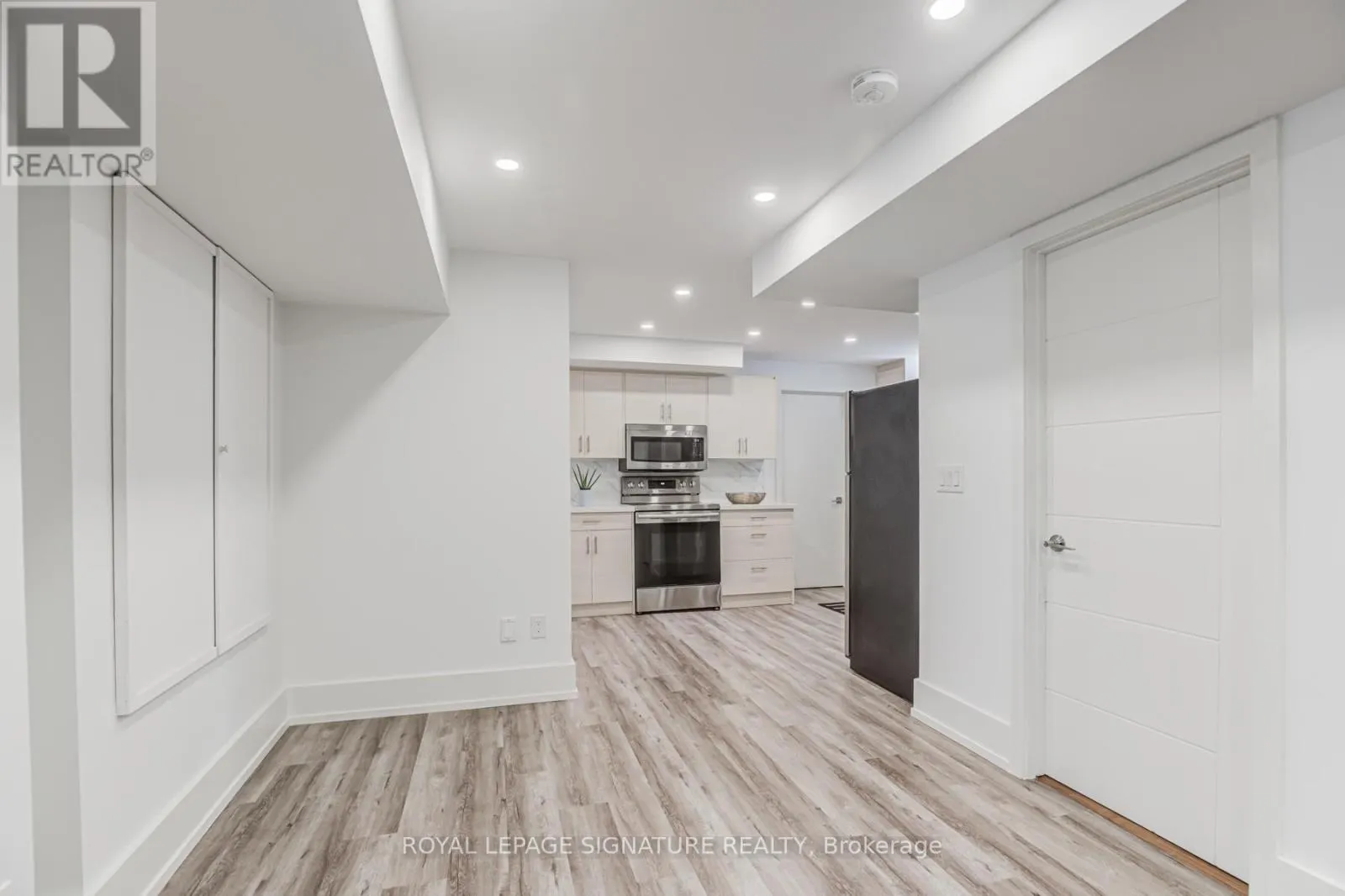 BSMT - 36 ROXALINE STREET
