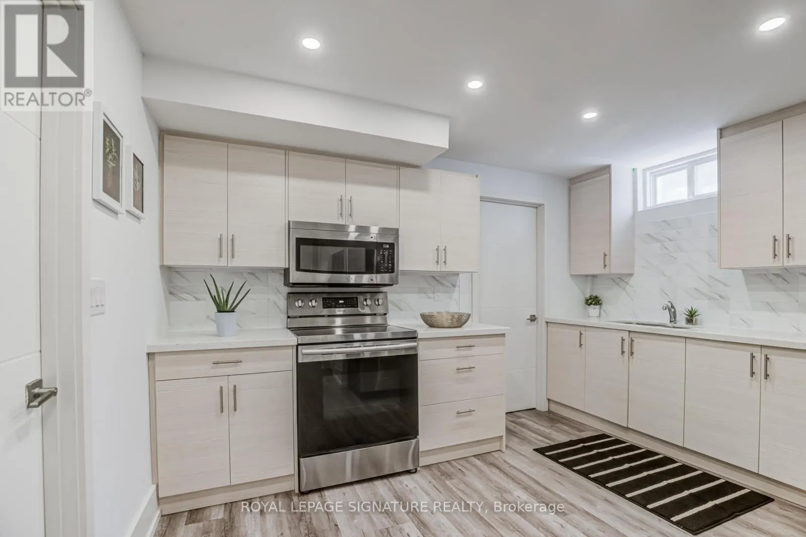 BSMT - 36 ROXALINE STREET