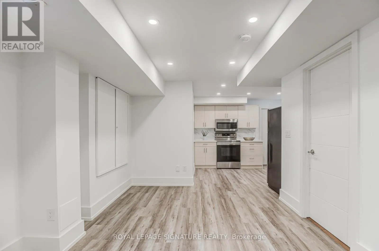BSMT - 36 ROXALINE STREET