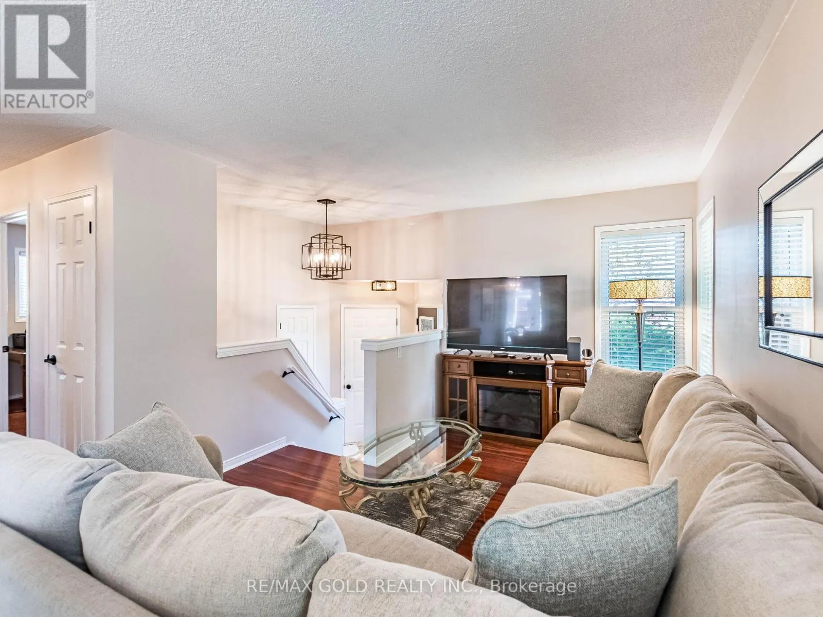 98 SPRINGVIEW DRIVE