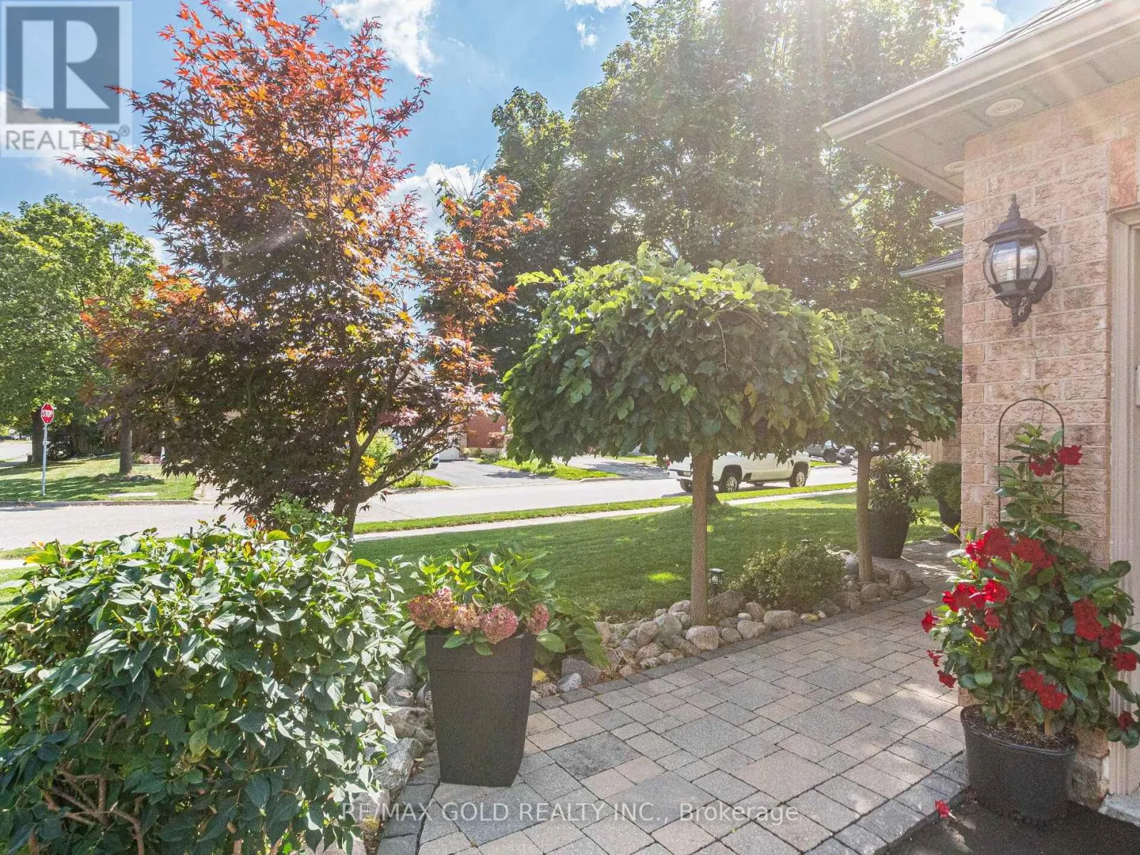 98 SPRINGVIEW DRIVE