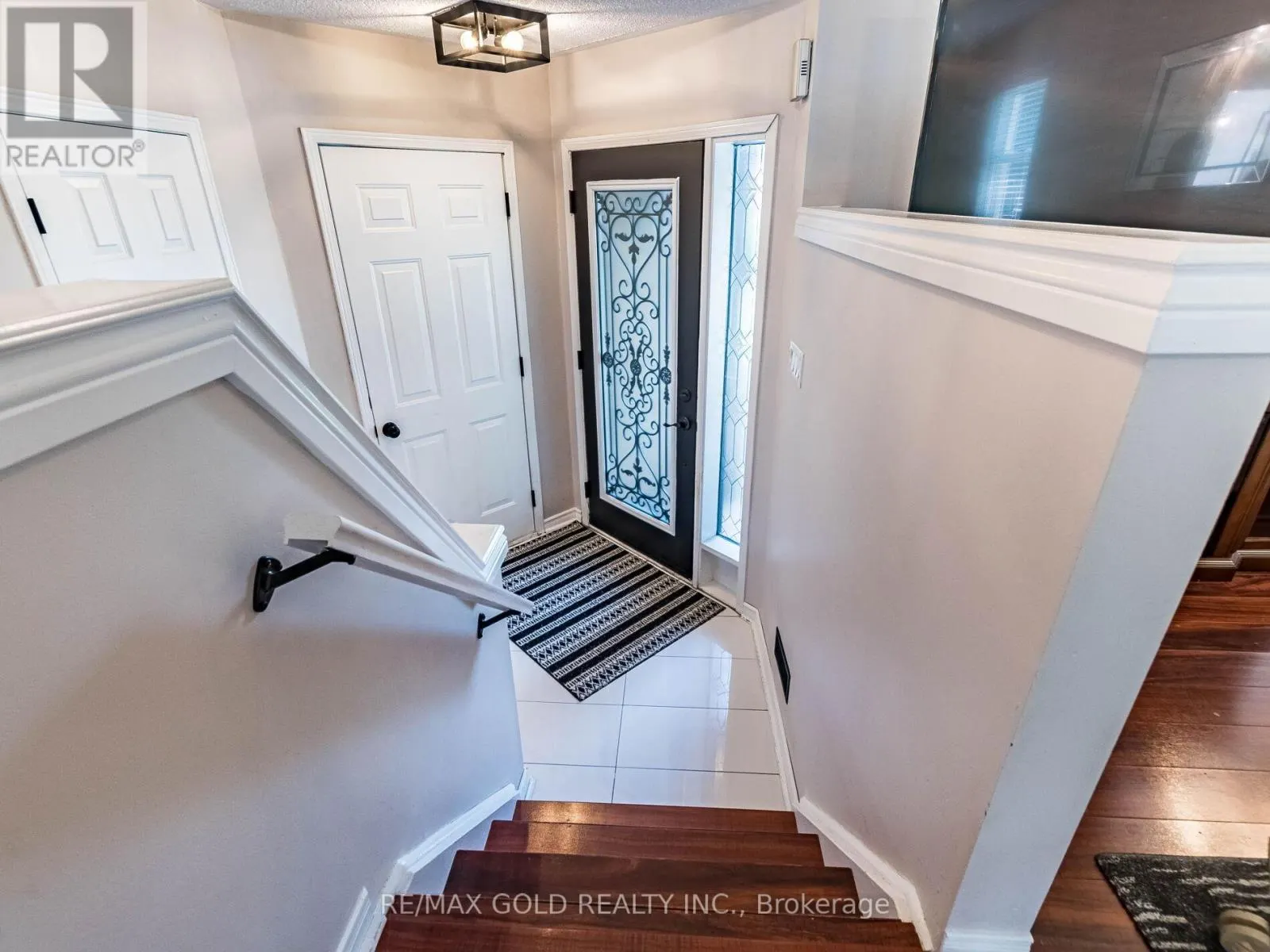 98 SPRINGVIEW DRIVE