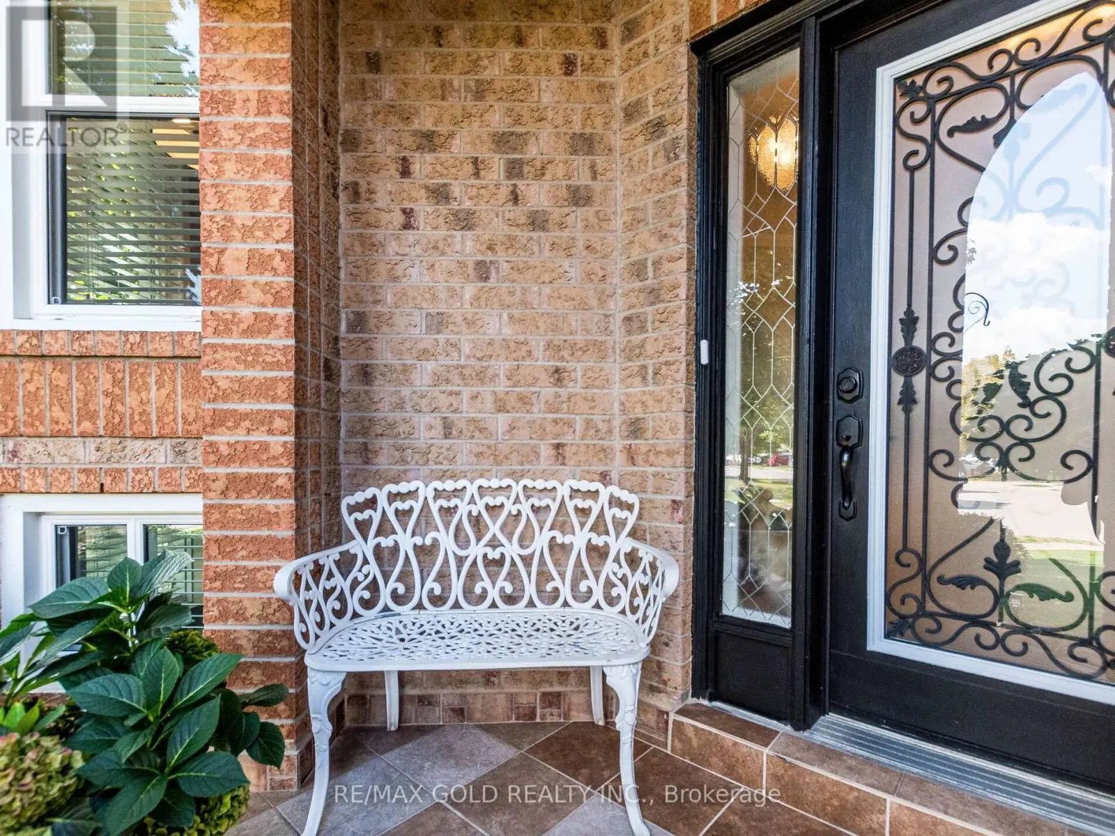 98 SPRINGVIEW DRIVE