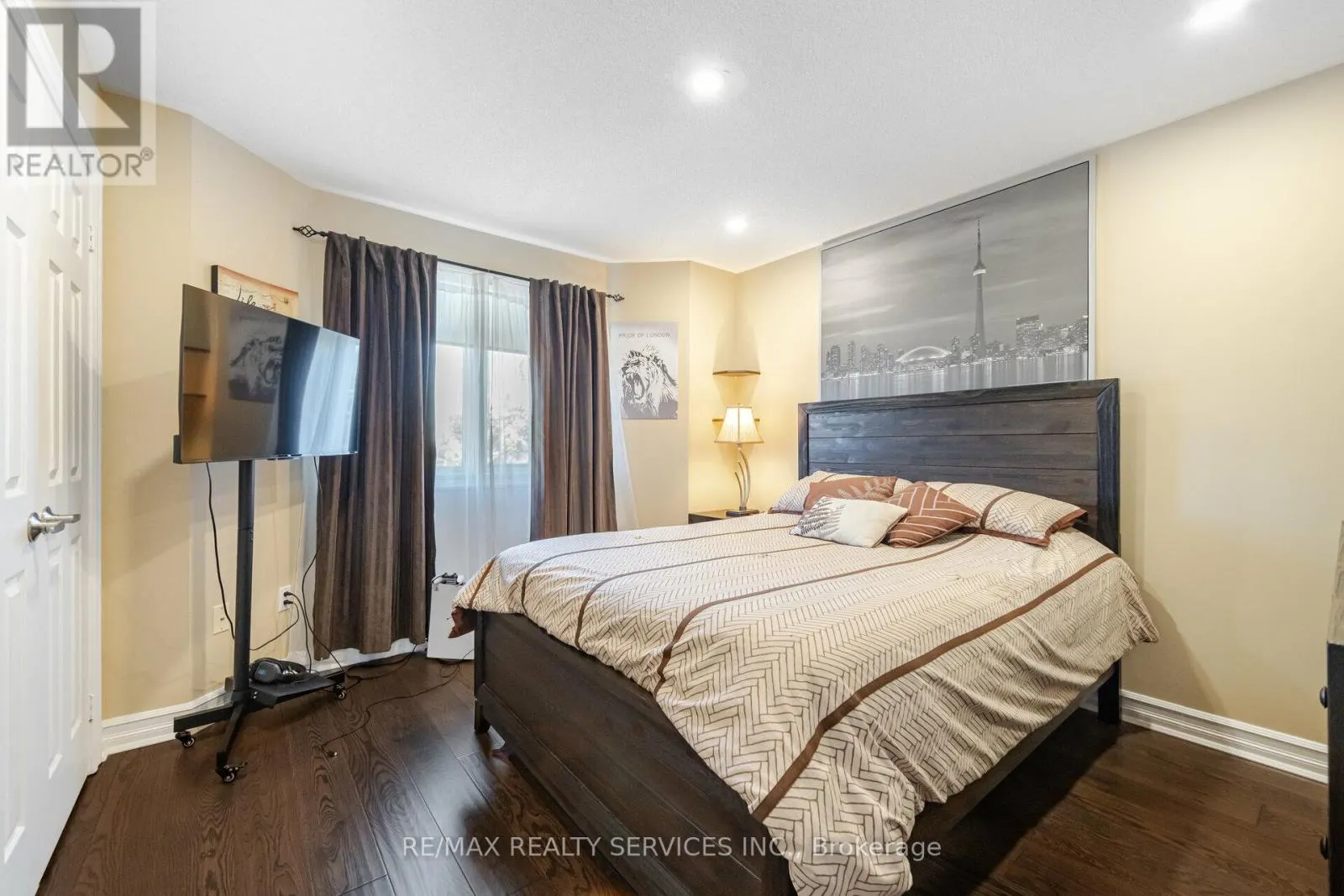 5749 GREENSBORO DRIVE