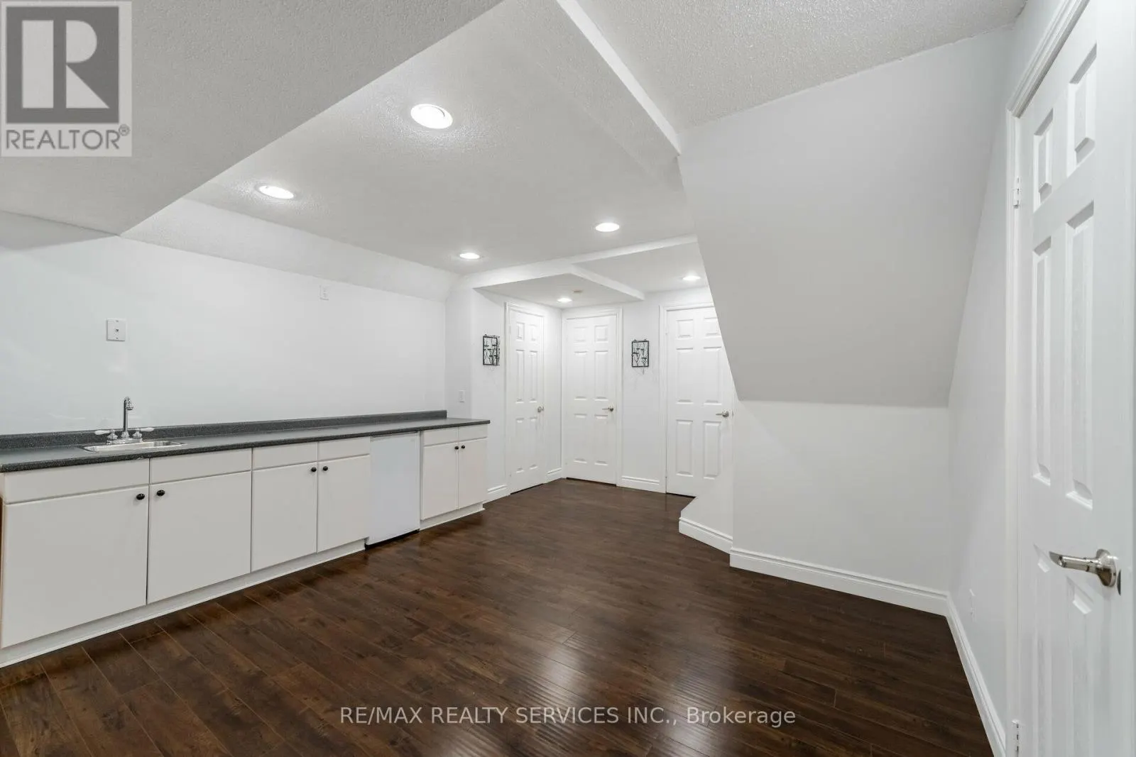 5749 GREENSBORO DRIVE