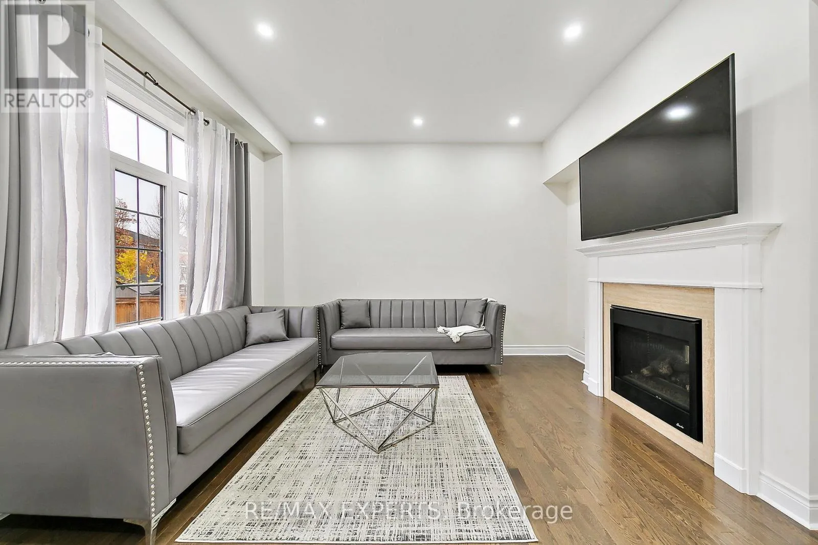 17 MONARCH DRIVE