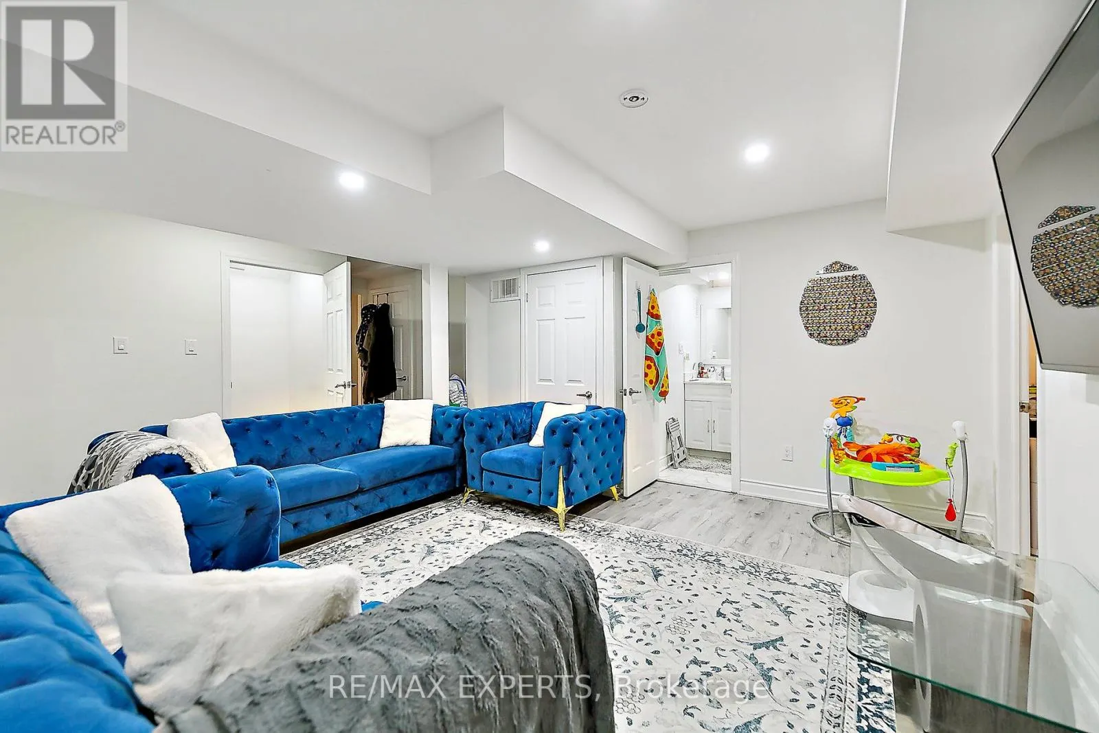 17 MONARCH DRIVE