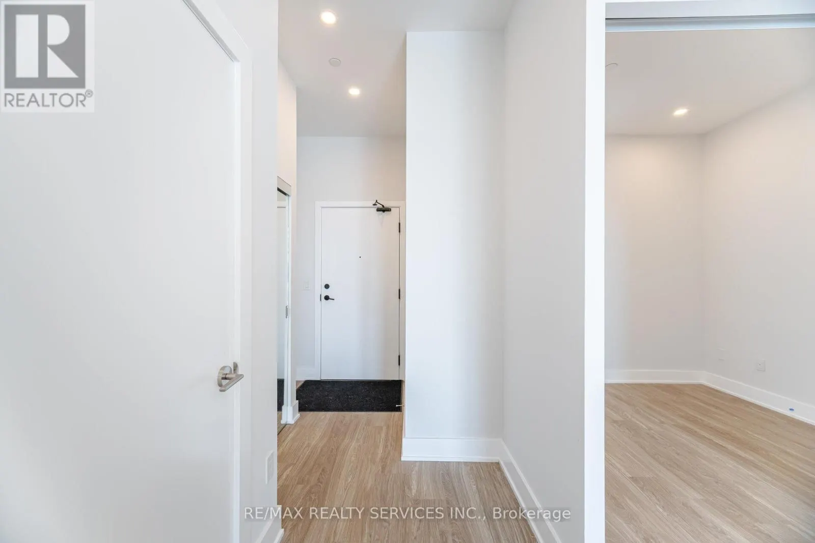 PH08 - 4130 PARKSIDE VILLAGE DRIVE