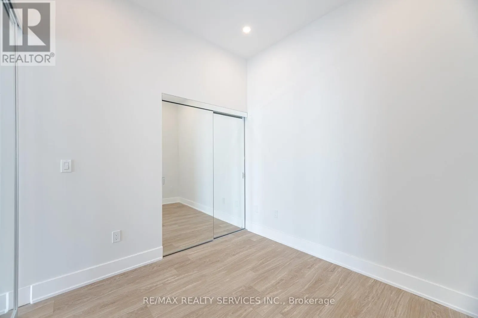 PH08 - 4130 PARKSIDE VILLAGE DRIVE
